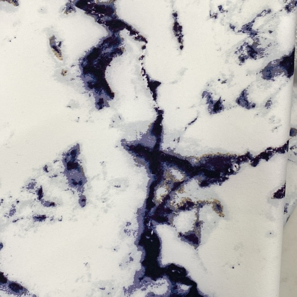 Old Navy high rise crop go-dry size L beautiful marble print - Picture 4 of 6